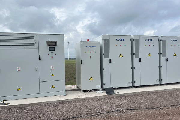 1MW batteri för att leverera stödtjänster till svenska kraftnät